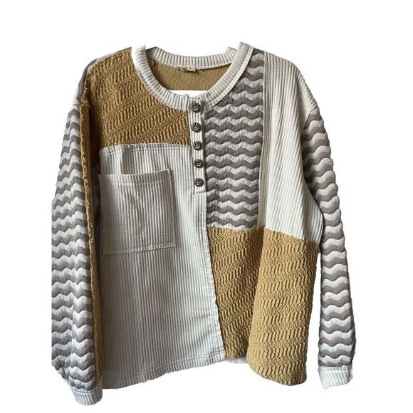 POL OVERSIZED Ribbed Knit and Quilted Top in Cream Multi Size Small - Picture 6 of 8
